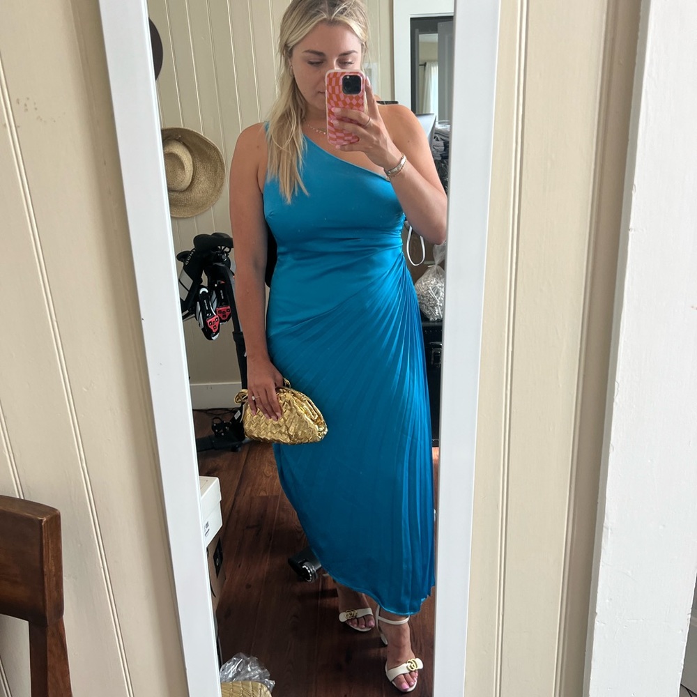 Lulus - Diva Vibes Teal Blue Satin Pleated One-Shoulder Midi Dress